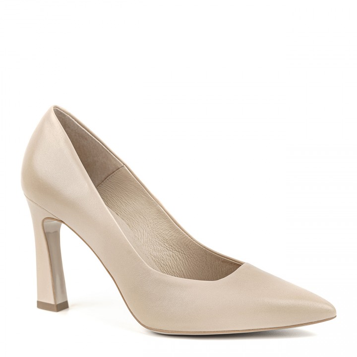 Beige stiletto shoes with a geometric heel