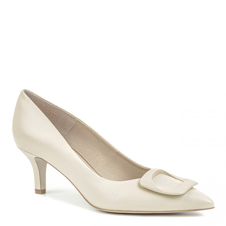 Creamy, classic women's high-heeled shoes made of grain leather