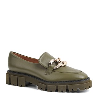 Comfortable slip-on moccasins in olive color