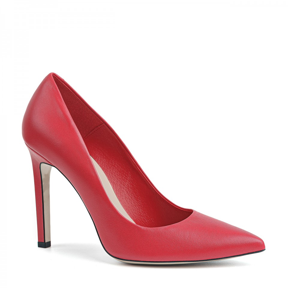 Classic leather pumps with a high heel