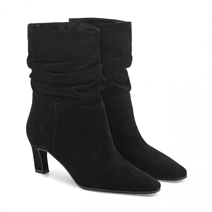 Ankle boots with a square toe