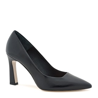 Black leather pumps with a geometric heel