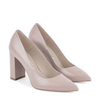 Elegant block heel pumps in a powdery pink color