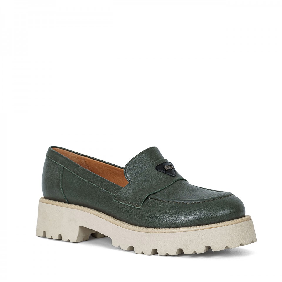 Leather moccasins in khaki with a thick sole