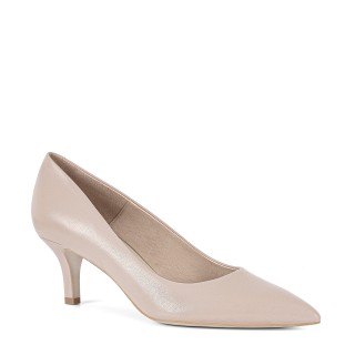 Classic pumps with a low heel in powder pink