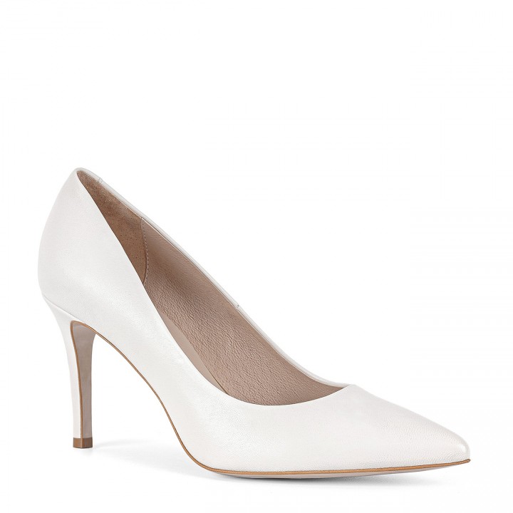 Wedding shoes with a high heel made of natural leather in a wedding color