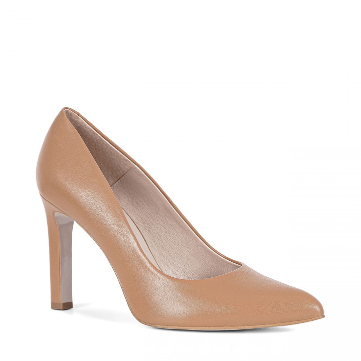 Classic toffee-colored pumps with a stable 9 cm heel made of natural grain leather