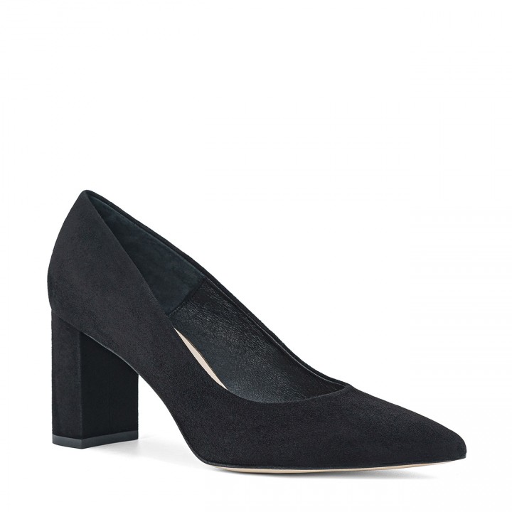 Classic black pumps with a stable 7 cm heel made of natural suede leather
