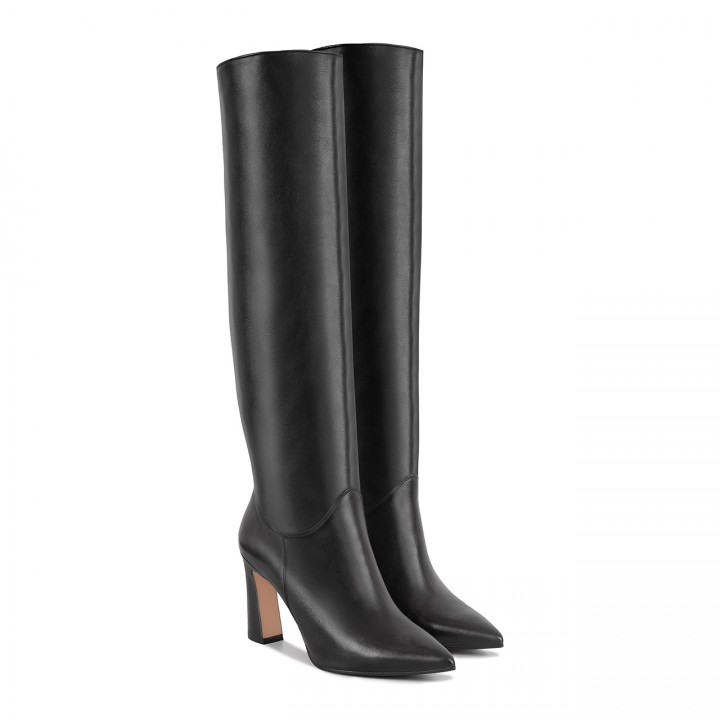 Elegant leather women's boots