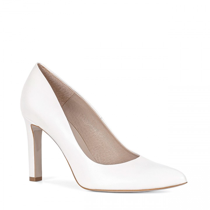 White 9 cm high-heeled pumps made of natural grain leather