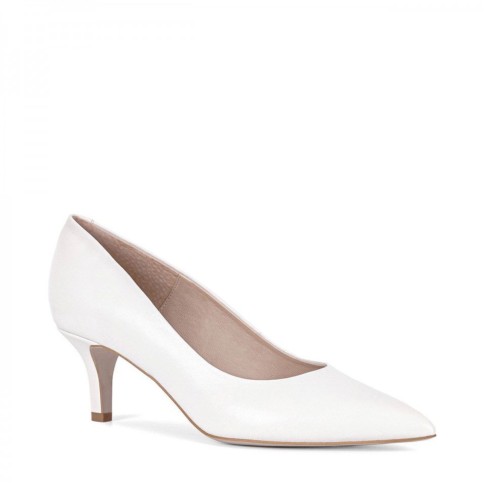Wedding pumps with a low heel made of natural grain leather in white