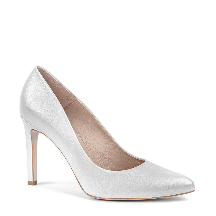 White pearl wedding shoes with a high heel