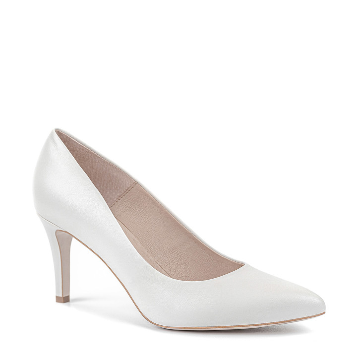 Unique white high-heeled wedding shoes with a delicate point