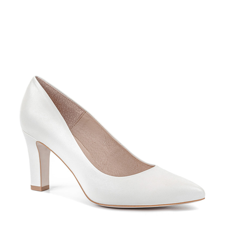 Sensual high-heeled wedding shoes in white