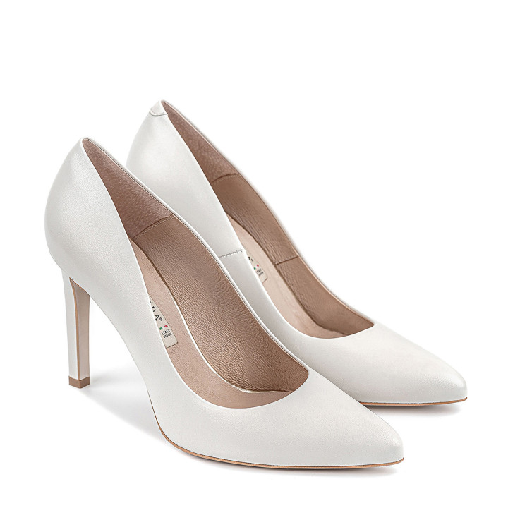 Comfy high-heeled white leather wedding shoes