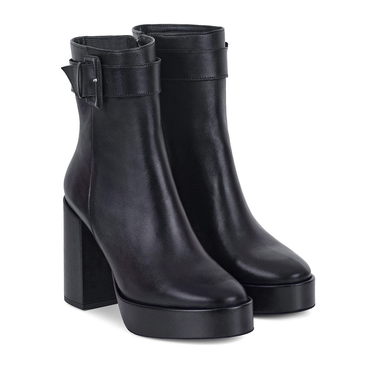 Elegant black boots