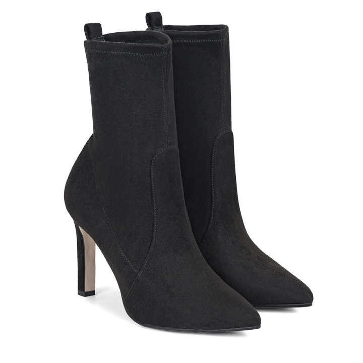 Women's fitted boots made of stretch-like material in black color
