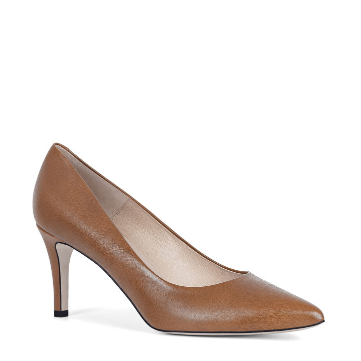 Brown pumps made of natural grain leather with a low heel