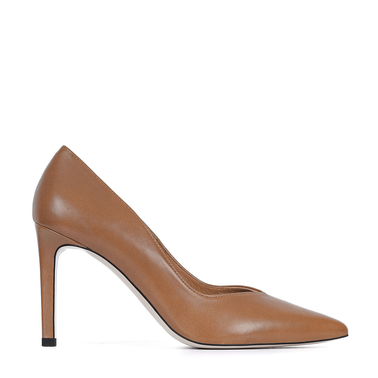 Leather brown pumps with a stiletto heel and a cutout