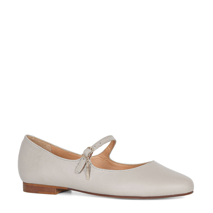 Comfortable ballet flats with straps made of genuine grain leather
