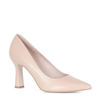 Beige pumps with a stable heel and pointed toes