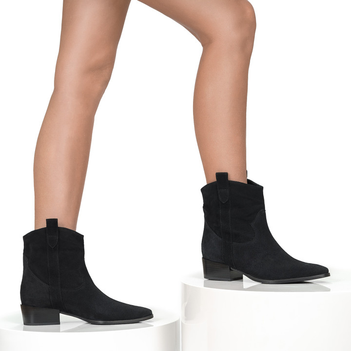 Comfortable black velvet ankle boots