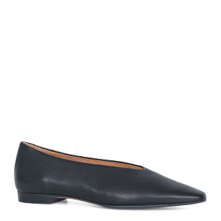 Black ballet flats with square toes made of natural grain leather