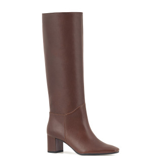 Elegant brown low-heeled boots made of natural grain leather