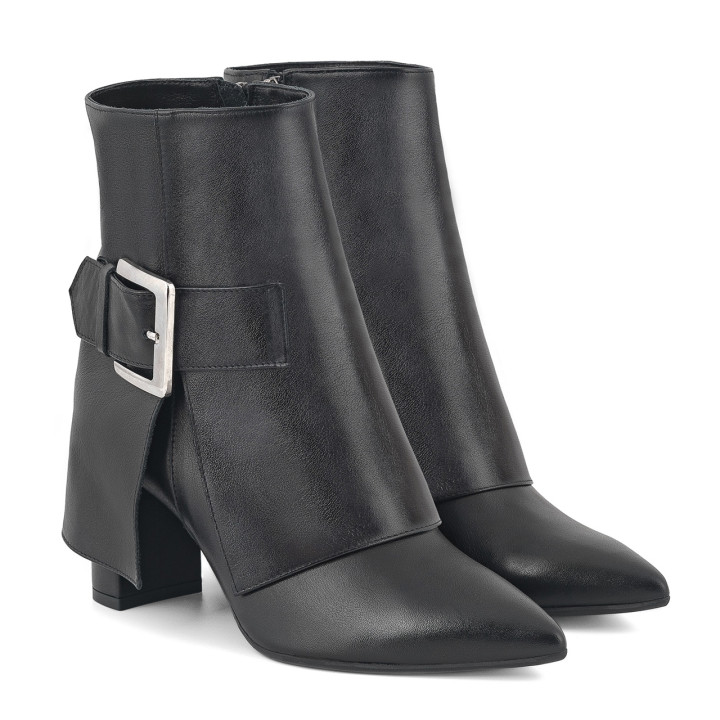 Leather ankle boots with a dropped upper