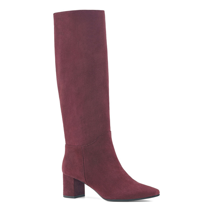 Elegant burgundy boots made of natural suede leather