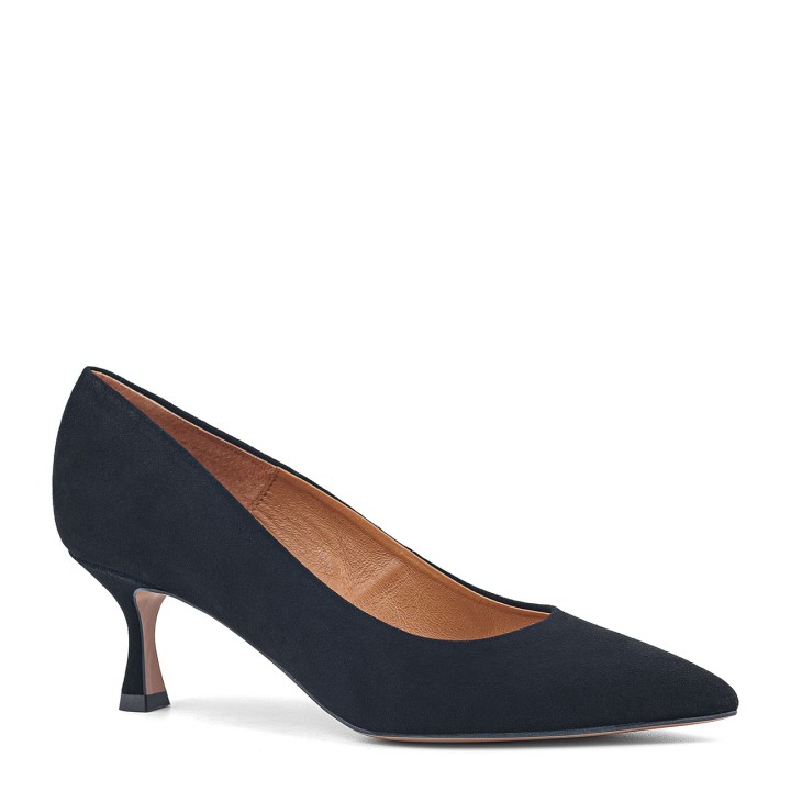 Elegant classic pumps made of black natural suede leather