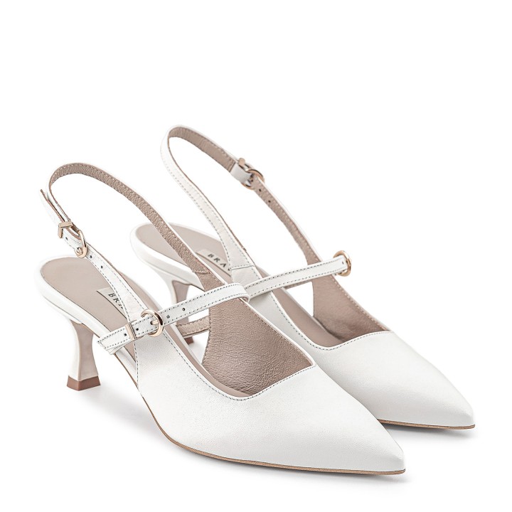 White wedding pumps made of natural grain leather