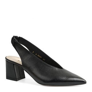 Elegant and minimalist black women's court shoes on a block heel