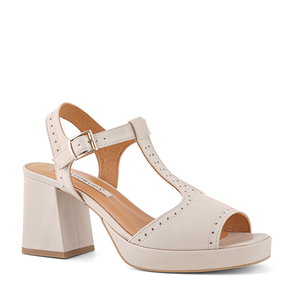Cream leather sandals with a delicate platform and a stable heel