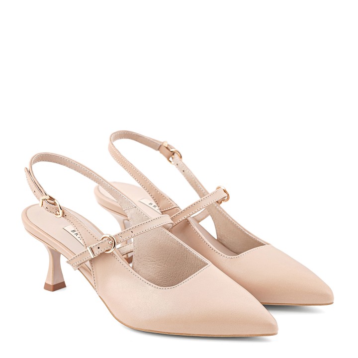 Beige pumps made of natural grain leather