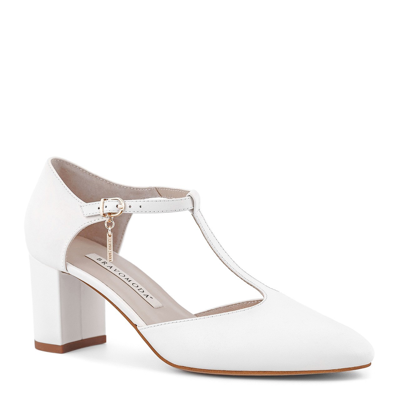Wedding pumps with a low heel made of natural grain leather