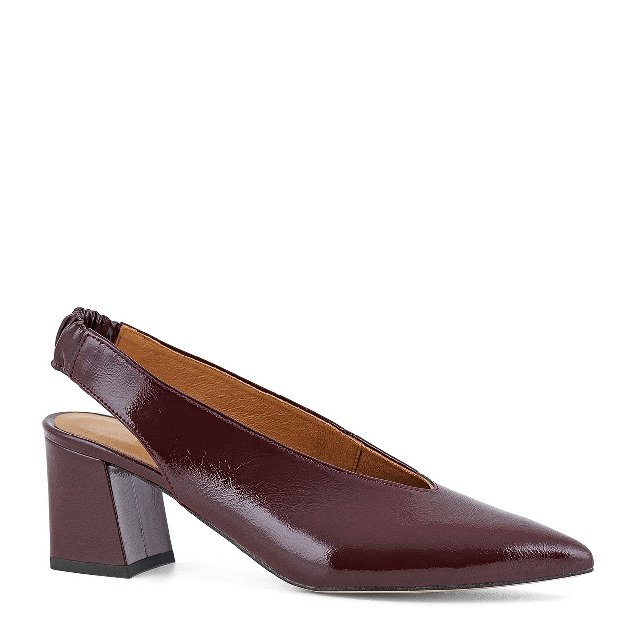 Burgundy pumps with a block heel and an open heel made of natural patent leather