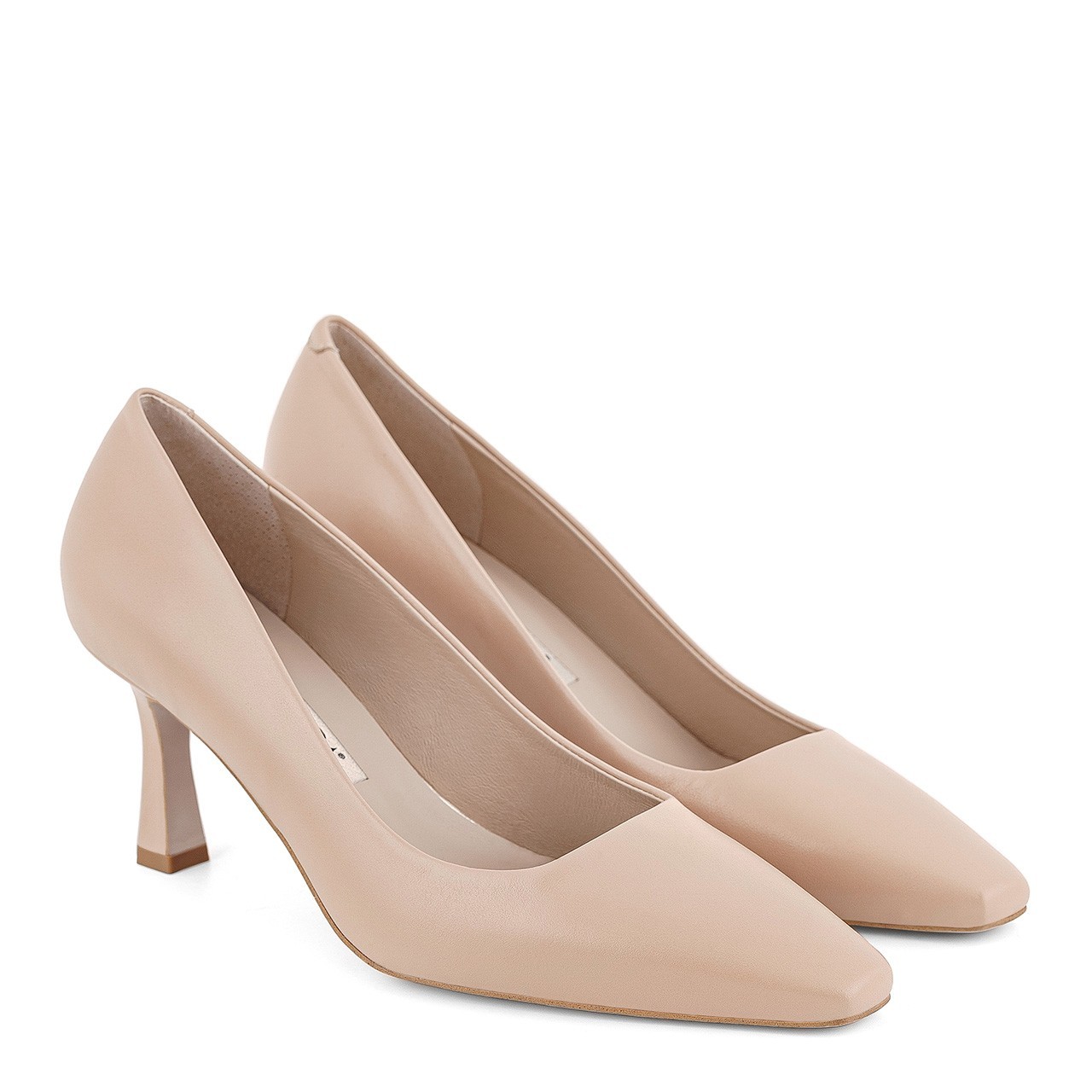 Light beige pumps made of natural leather with a square toe