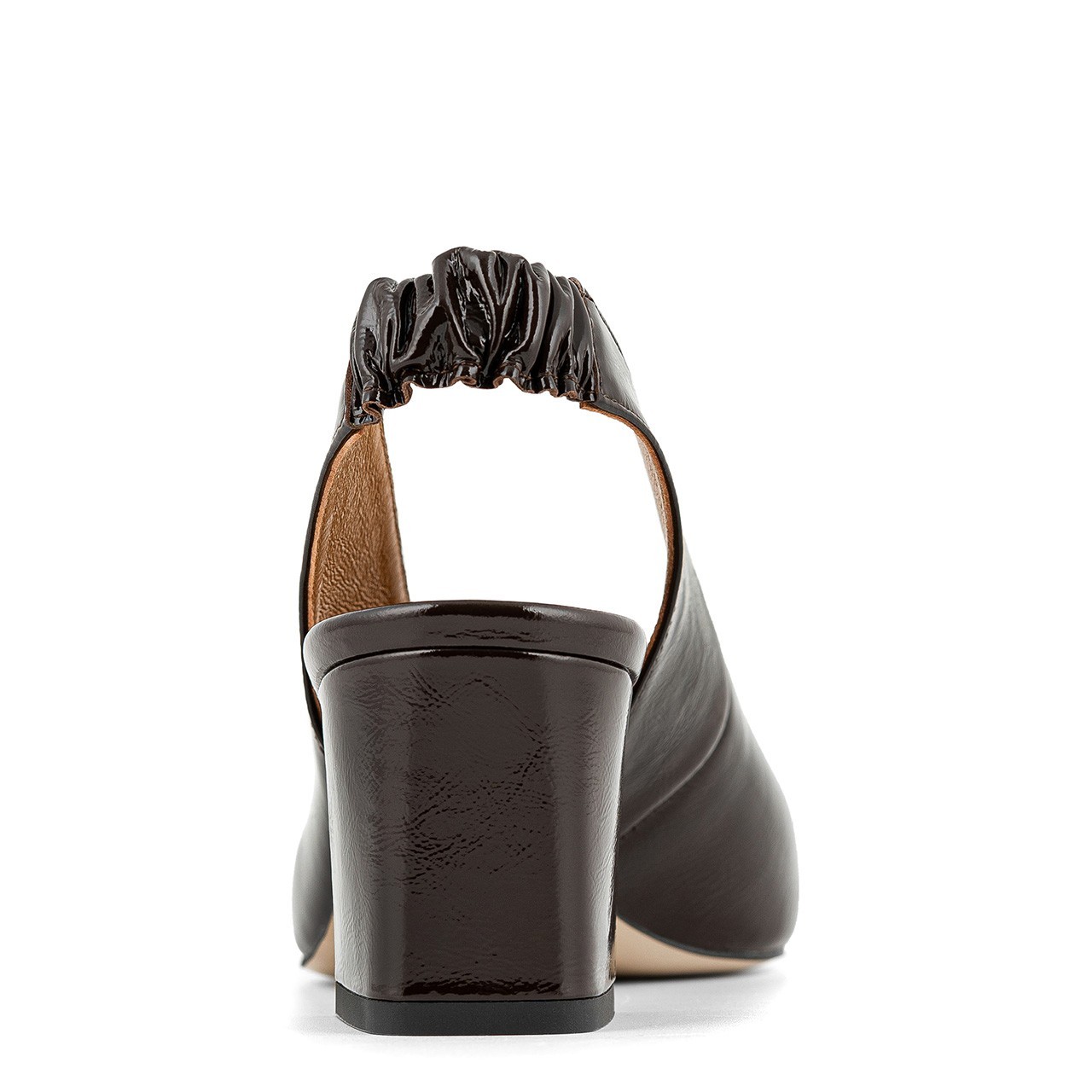 Czekoladowe czółenka na słupku polskiej produkcji